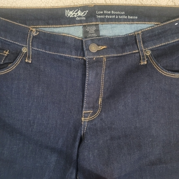 Mossimo Denim-low rise boot cut Jeans blue in size 16/33L - Picture 3 of 11